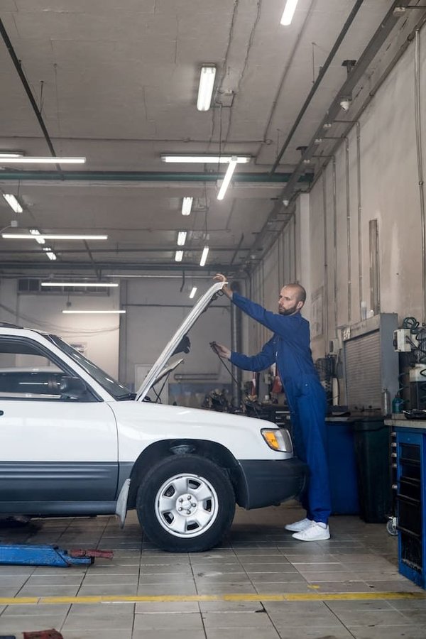 Le bon cric hydraulique pour votre voiture