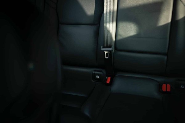 Comment nettoyer le cuir de voiture naturellement