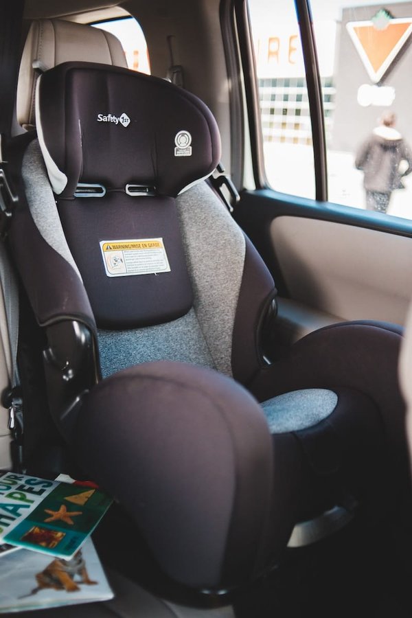 Achetez un cale-tête pour bébé afin d'améliorer votre confort de conduite.