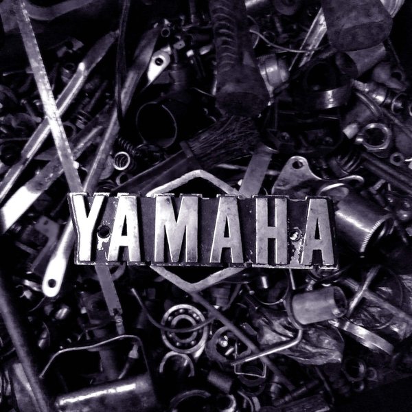 Comment débrider une Yamaha yzf r1 ?