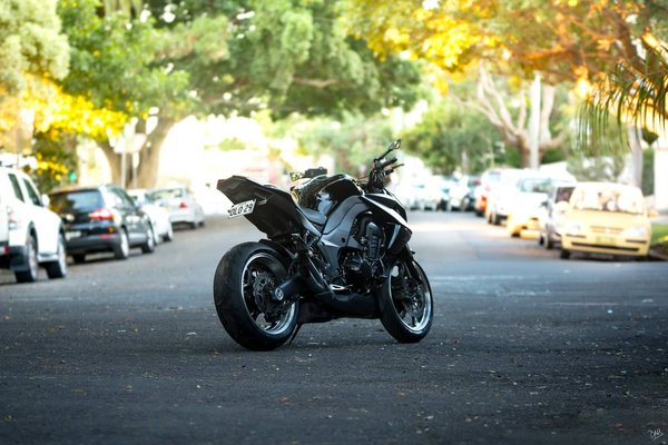 Comment debrider une kawasaki z1000 ?